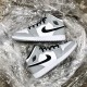 Nike Air Jordan 1 Mid Light Smoke Grey Dam/Herr 554724-092 Skor